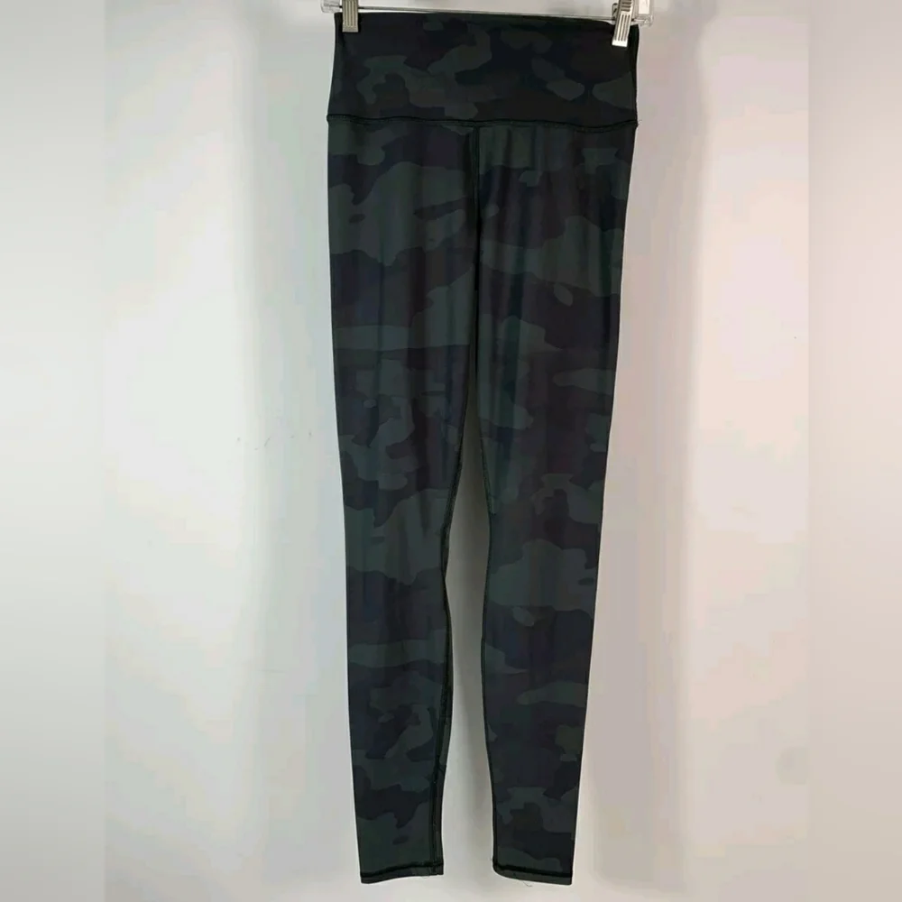 ALO Athletic Green Camo Leggings Yoga Pants Women - Size S